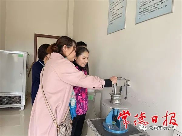 常德市采取“雙隨機、一公開”，抽檢22家預(yù)拌砼、預(yù)拌砂漿生產(chǎn)企業(yè)